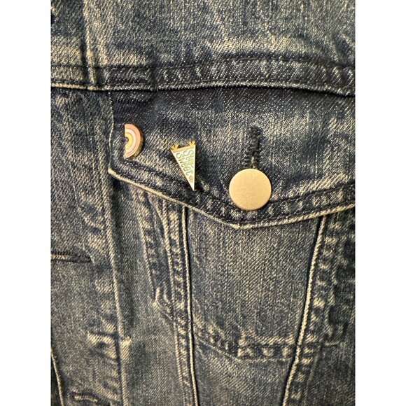 H&M Vintage-Style Medium Wash Denim Jacket With Snap Buttons & Chest Pockets - Picture 2 of 9
